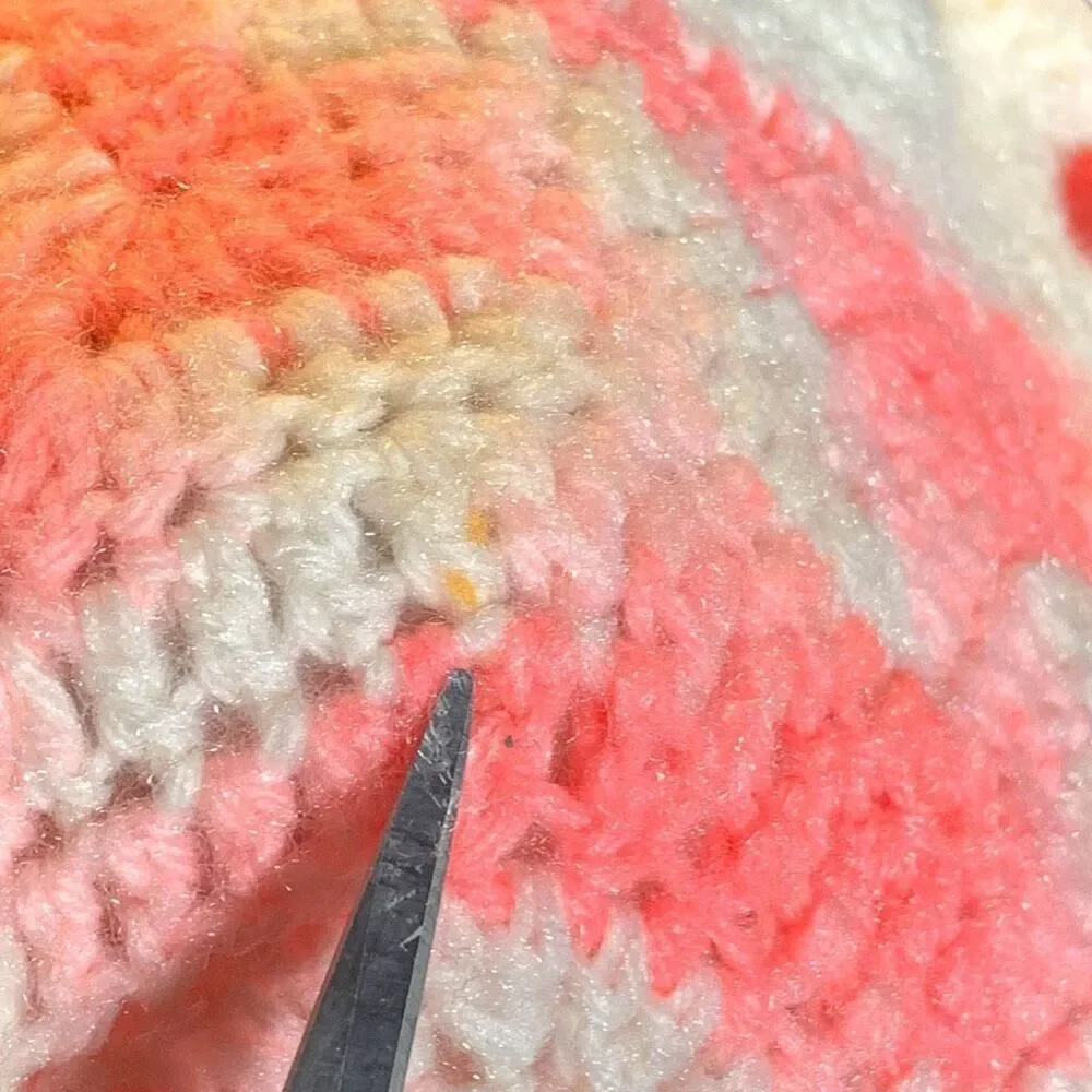 Vintage Hand Knit Chunky Poncho Cape‎ White Light Pastel Pink Zig Zag Stripe